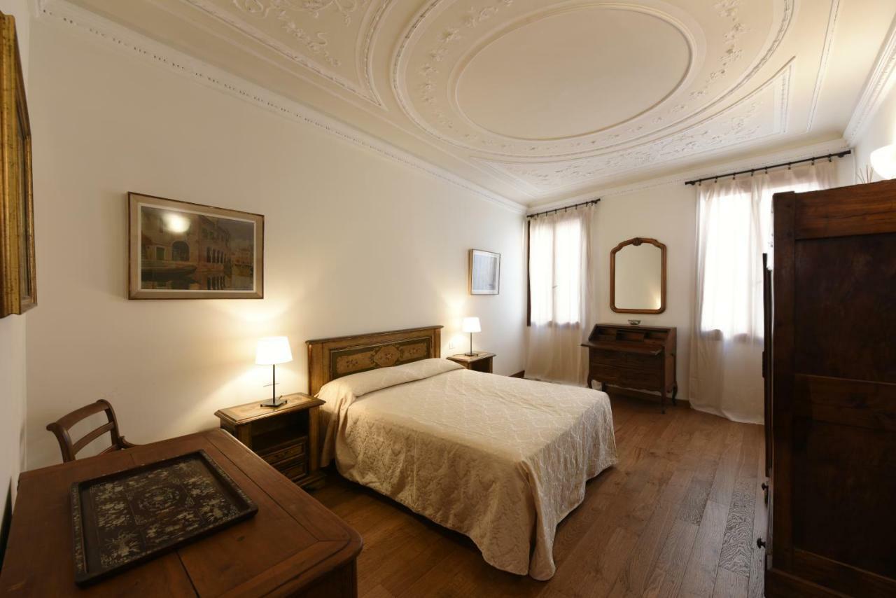 Le Due Corone Couette-café 2*