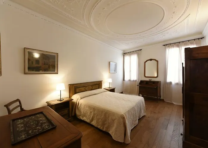 Le Due Corone Bed & Breakfast